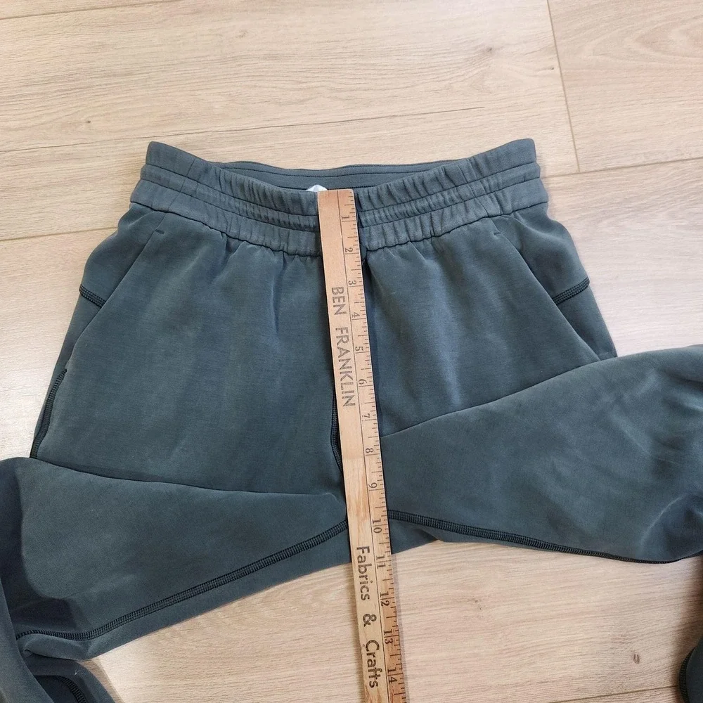 Lululemon Softstreme High Rise SweatPants Womens 4 Green Straight Leg Pockets